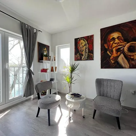 בית נופש River House Zizi