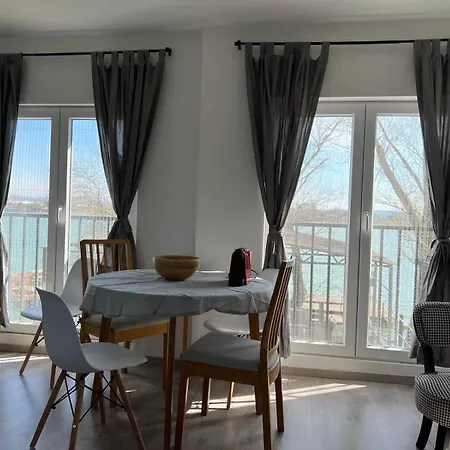 River House Zizi בית נופש *